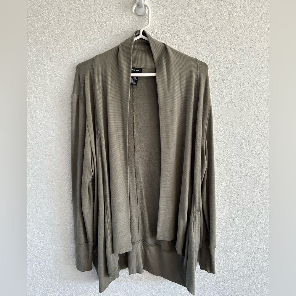 Max & Mia The Essential Travel Cardigan, Olive, Size Medium